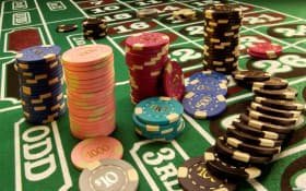 iwbet login Live Baccarat ကတ်ဂိမ်း မြန်မာ ဒိုင်နှင့် ကစားနေသောပုံ